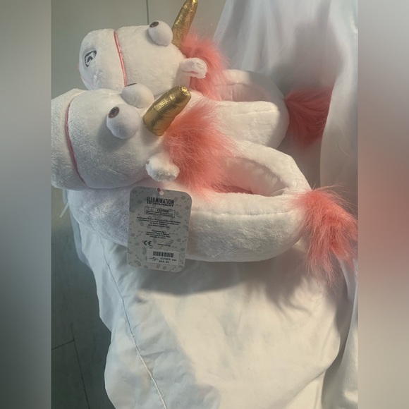 NEW Universal Minion and Unicorn Slippers - Picture 3 of 10